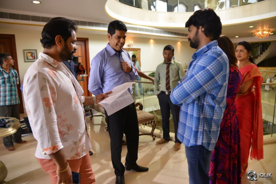 Meelo Evaru Koteeswarudu